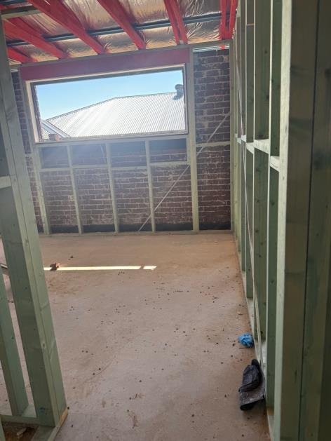 Ground floor external studs at 600mm centres — compliant with AS 1684 — no action required.